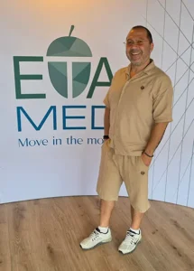 Karlo Amirgulov, Facility Manager bei ETAmed in der Praxis.
